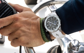 Ulysse Nardin Diver Chronograph Great White - cover 2