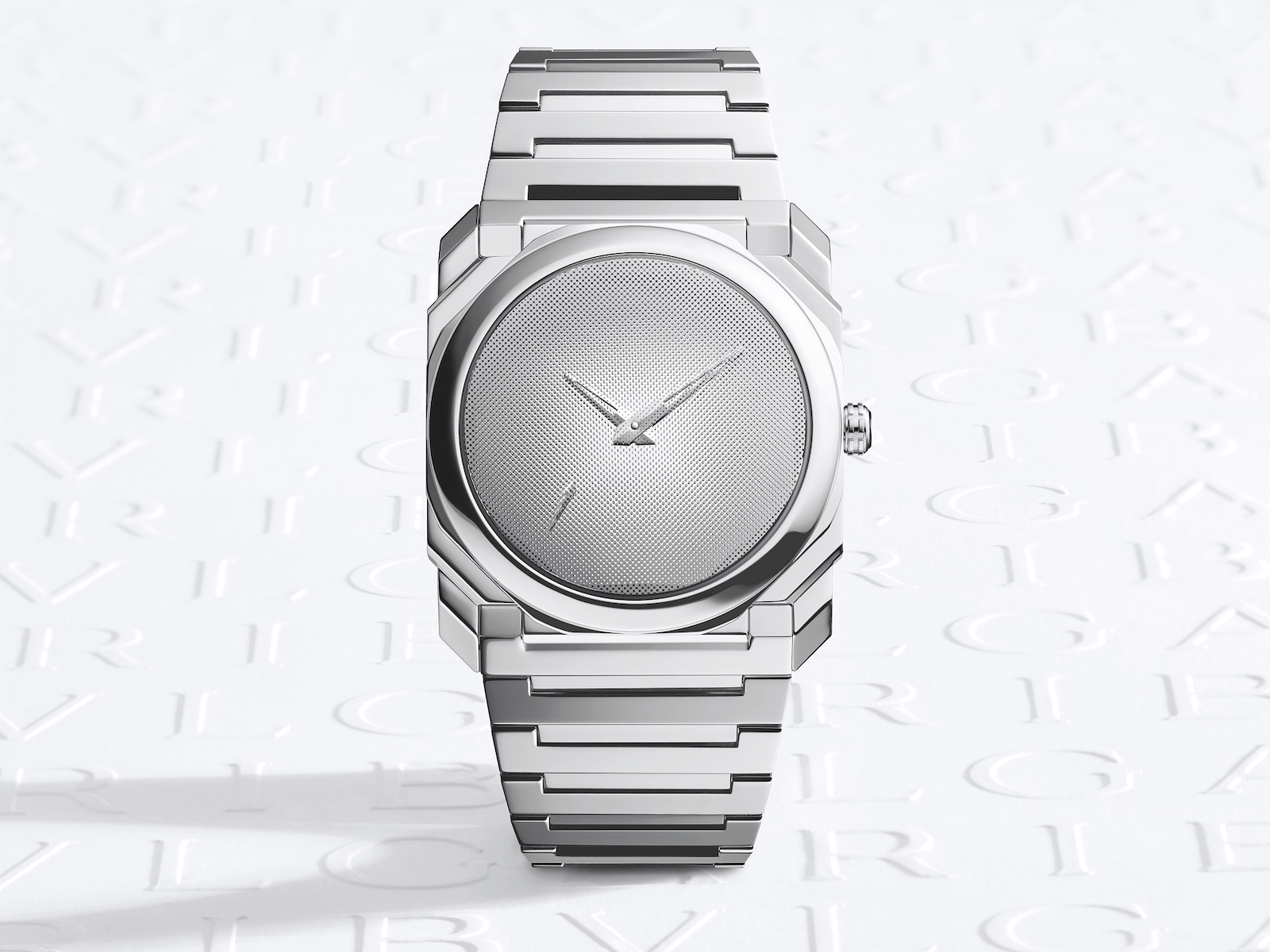 Bvlgari en los Geneva Watch Days 2022 - Octo Finissimo Sejima logo