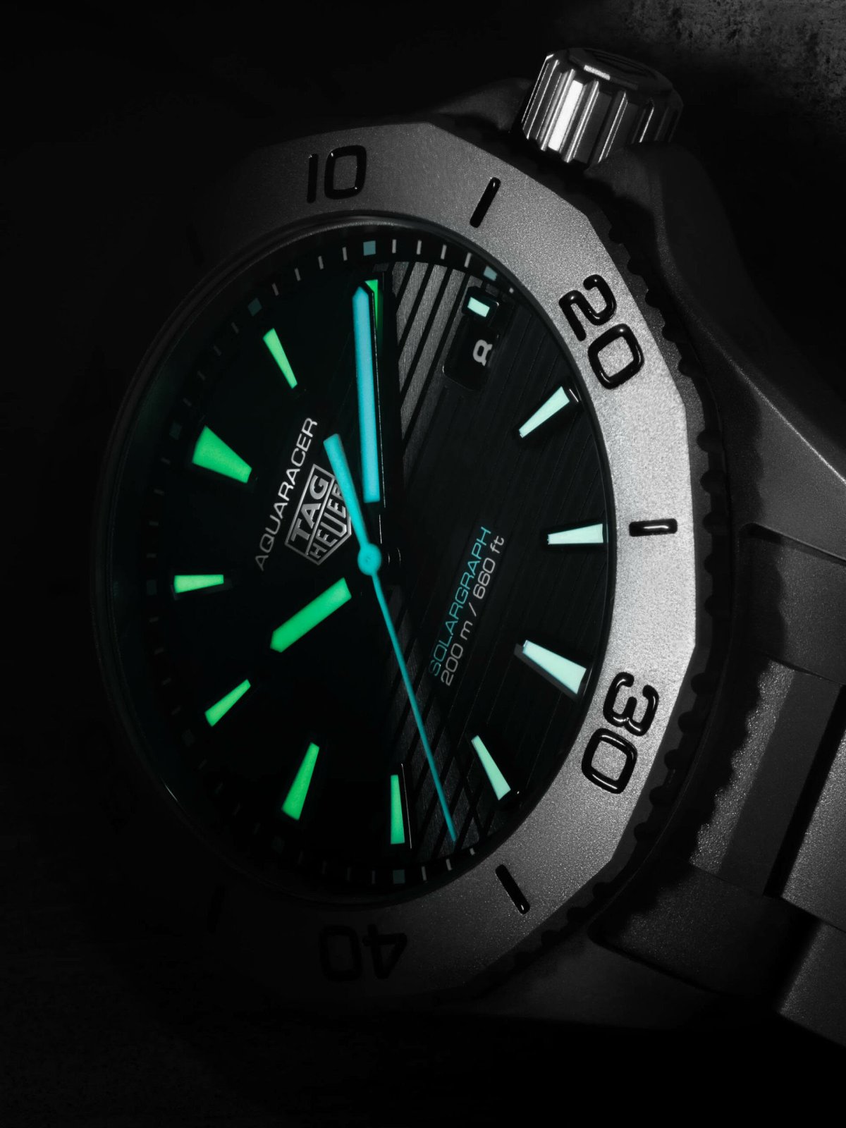 TAG Heuer Aquaracer Professional 200 Solargraph Titanium