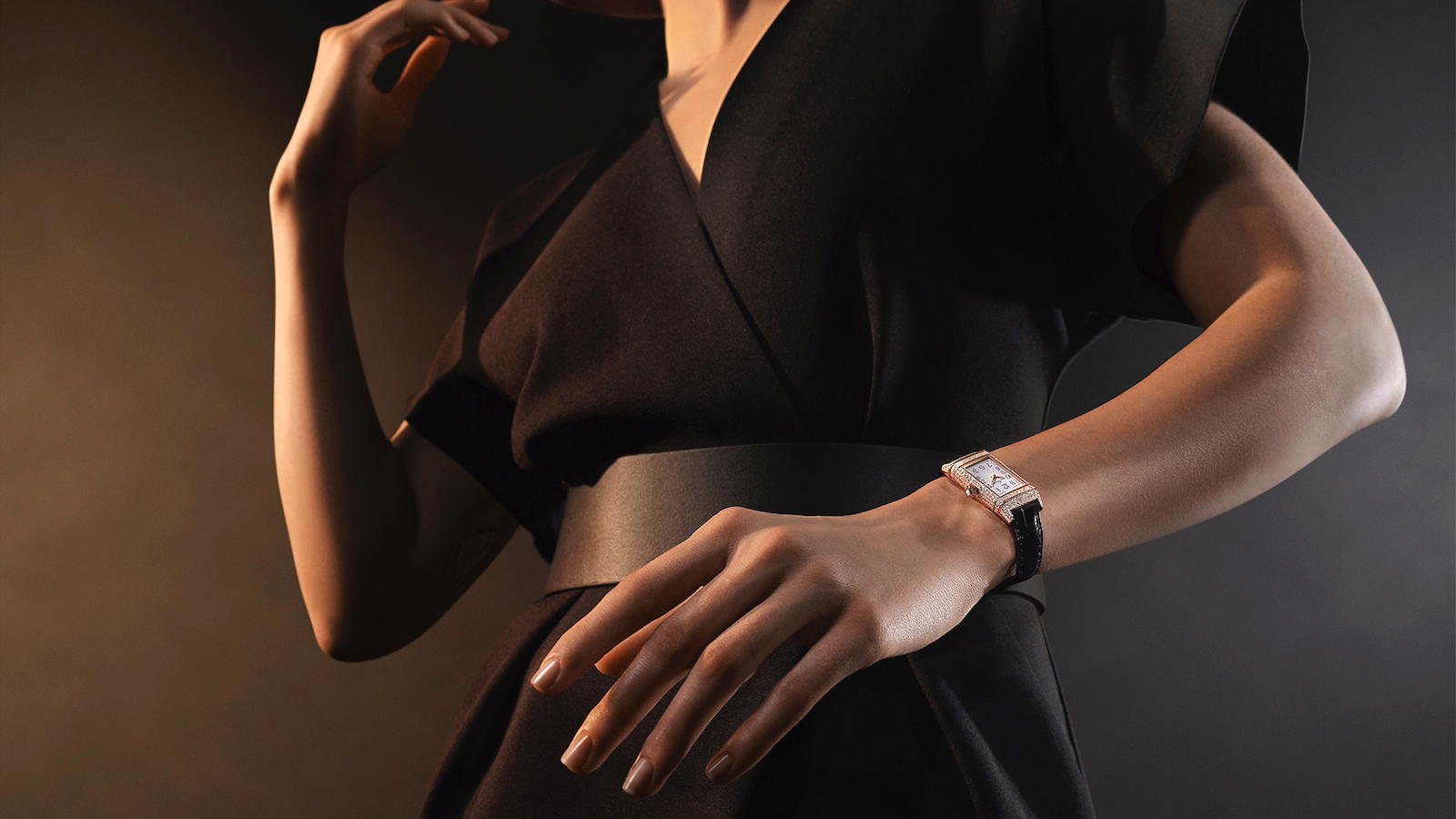 Jaeger-LeCoultre Reverso One Duetto Jewellery - lifestyle 01