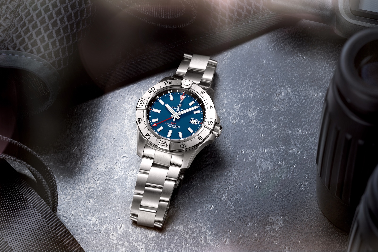 Breitling Avenger - Automatic GMT 44