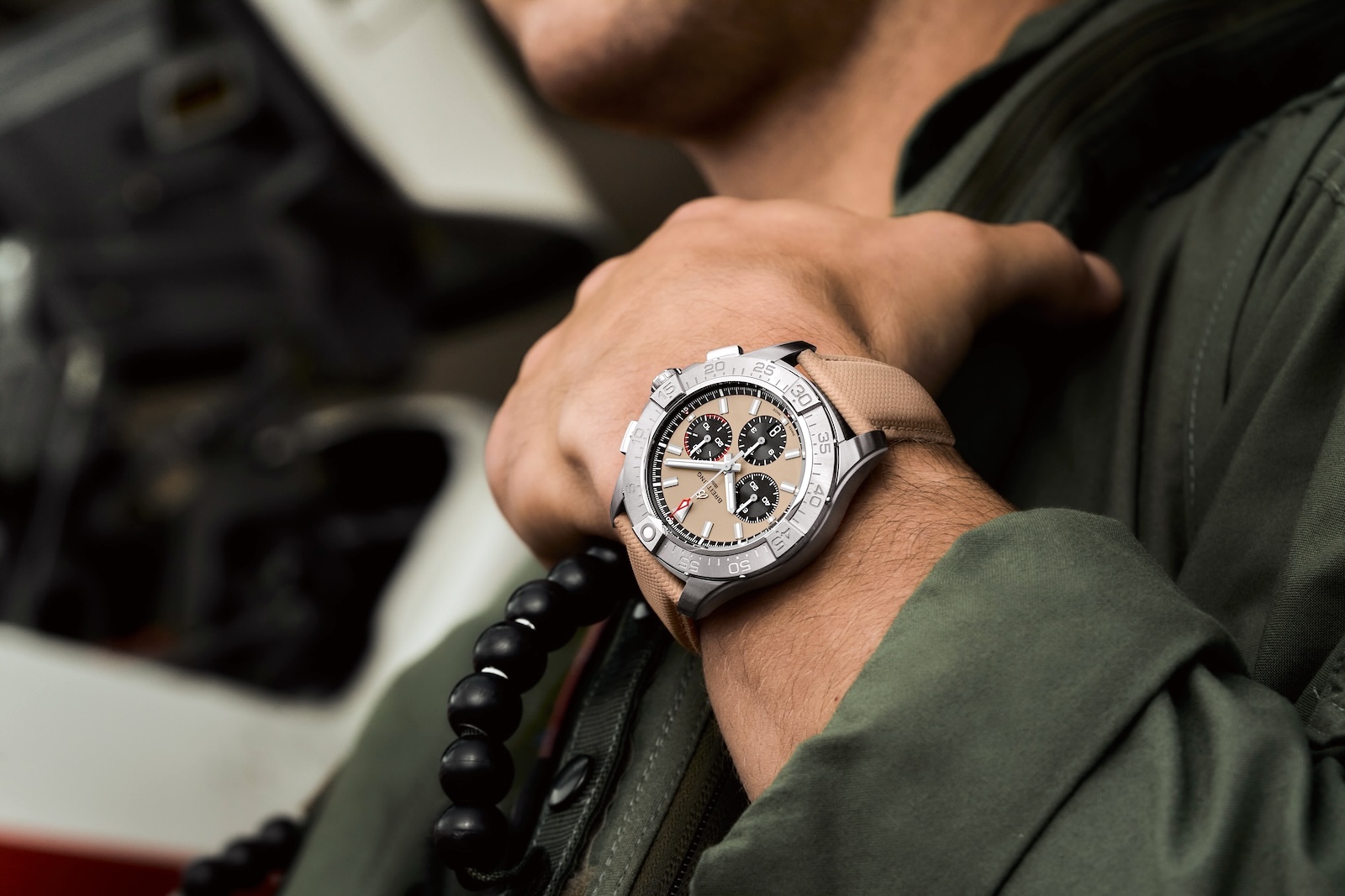 Breitling Avenger - B01 Chronograph 44 lifestyle