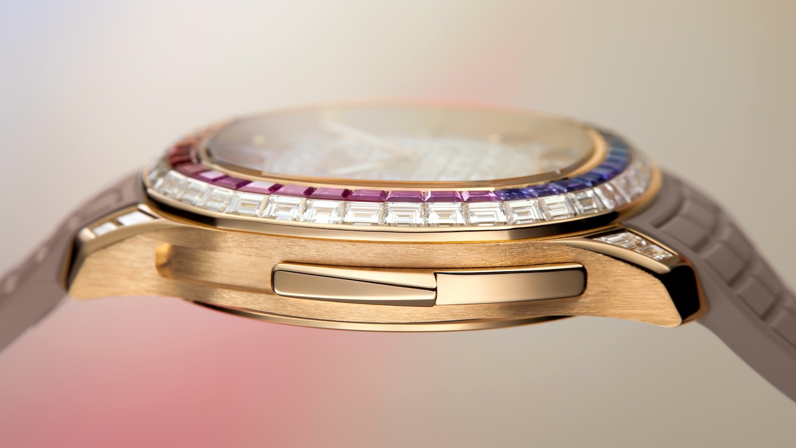 Patek Philippe Aquanaut Luce Rainbow 5260/355R - carrura