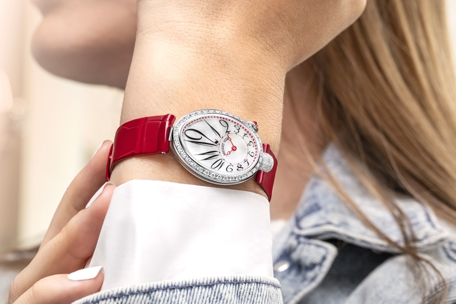 Breguet Reine de Naples 8925 - lifestyle