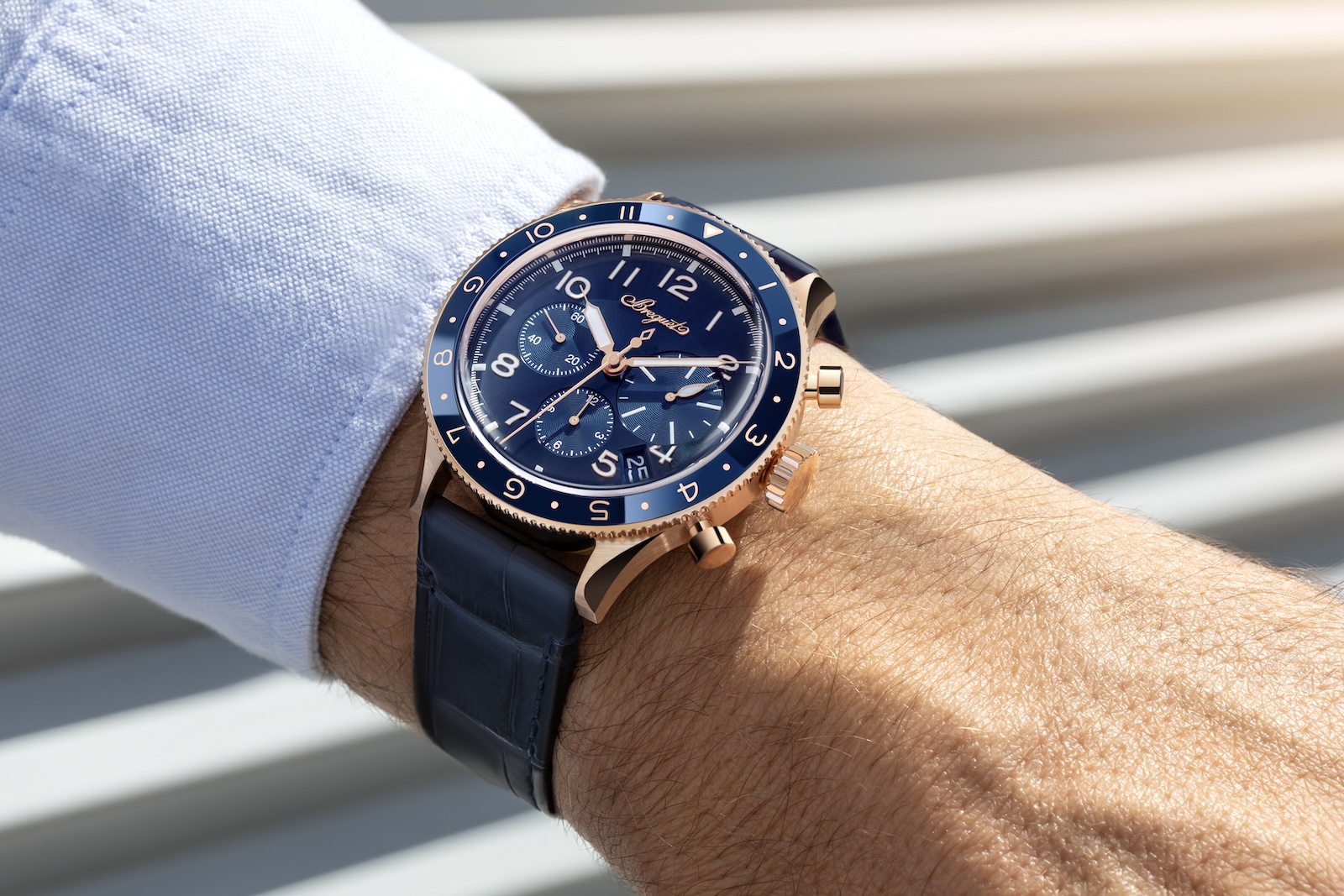 Breguet Type XX Chronograph 2067 Gold - lifestyle