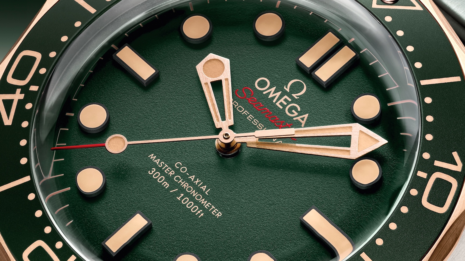 Omega Seamaster Diver 300M Titanium and Bronze Gold - dial
