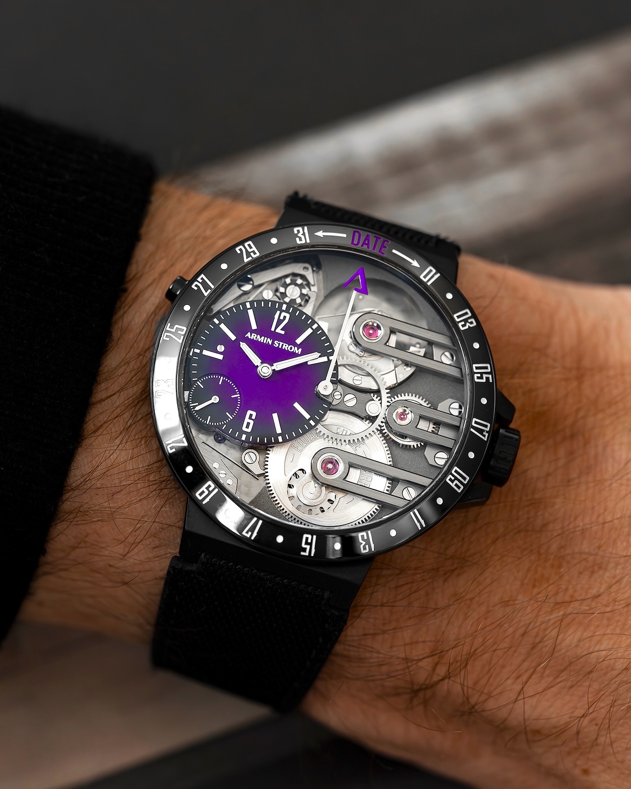Armin Strom Orbit Purple - lifestyle