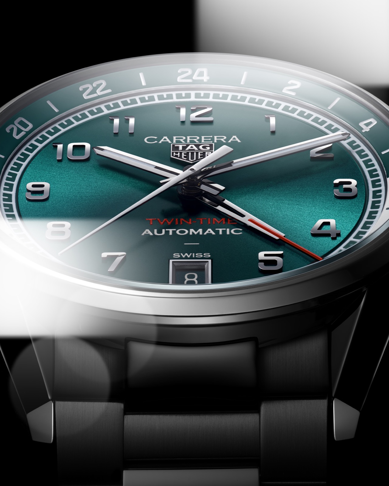TAG Heuer Carrera Date Twin-Time_01