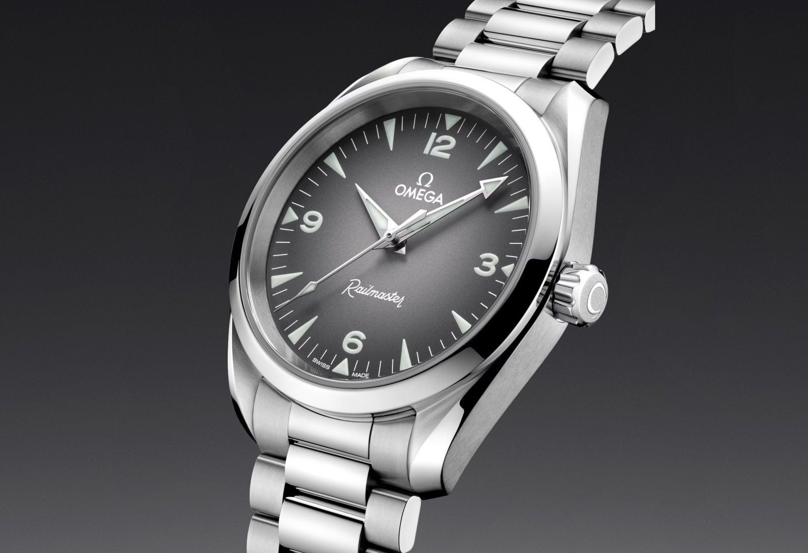 Omega Railmaster - perfil