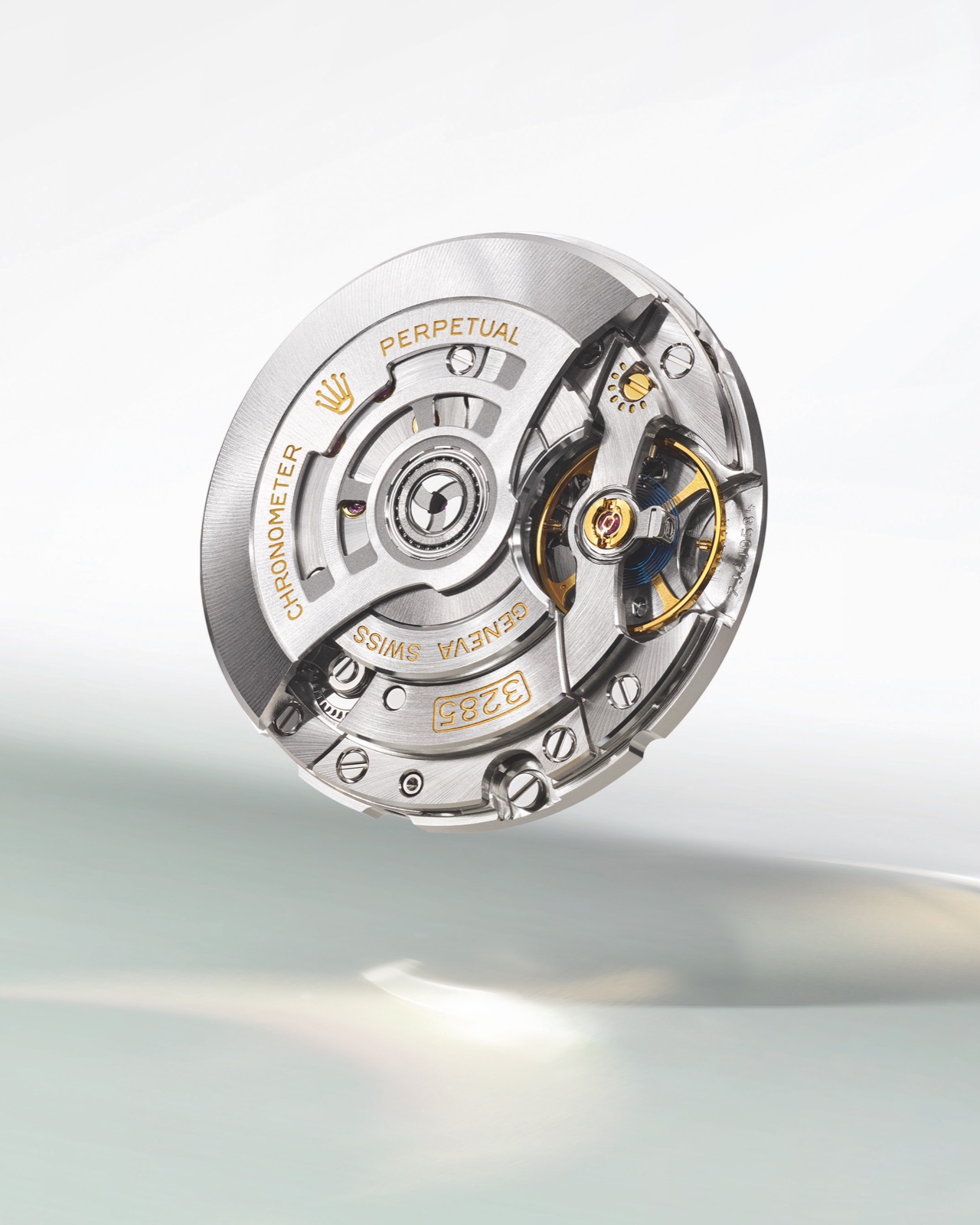 Movement 3285 A equips the Oyster Perpetual GMT-Master II