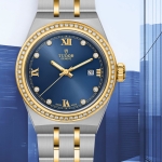 Tudor Royal 28mm, con dial azul y diamantes