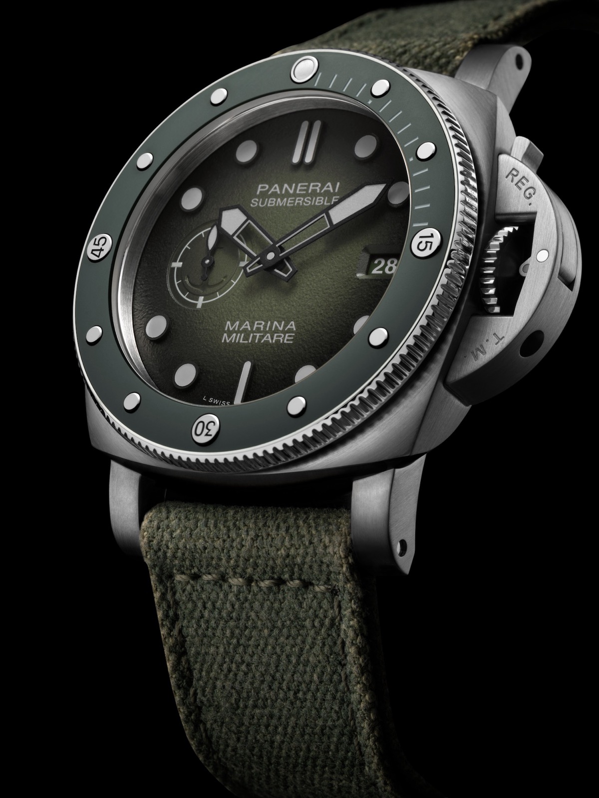 Panerai Submersible Marina Militare PAM01697_02