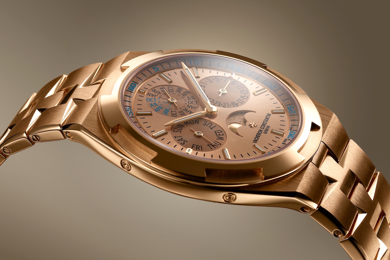 Vacheron Constantin Overseas Perpetual Calendar Ultra-Thin 2025 - gold
