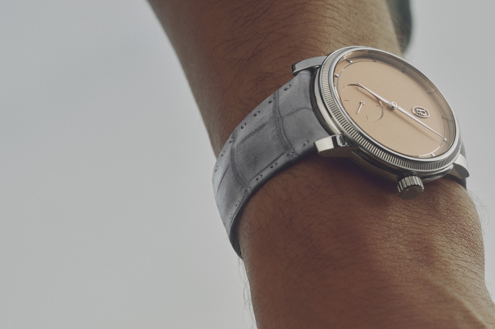 Parmigiani Fleurier Toric Petite Seconde Platinum Golden Hour_03