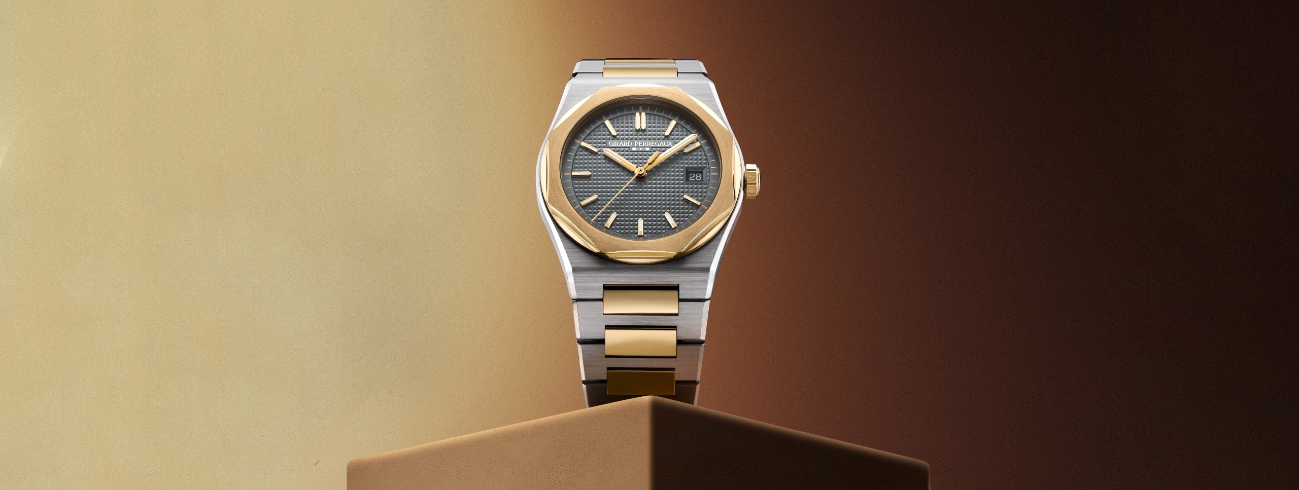 Girard-Perregaux Laureato Fifty - cover