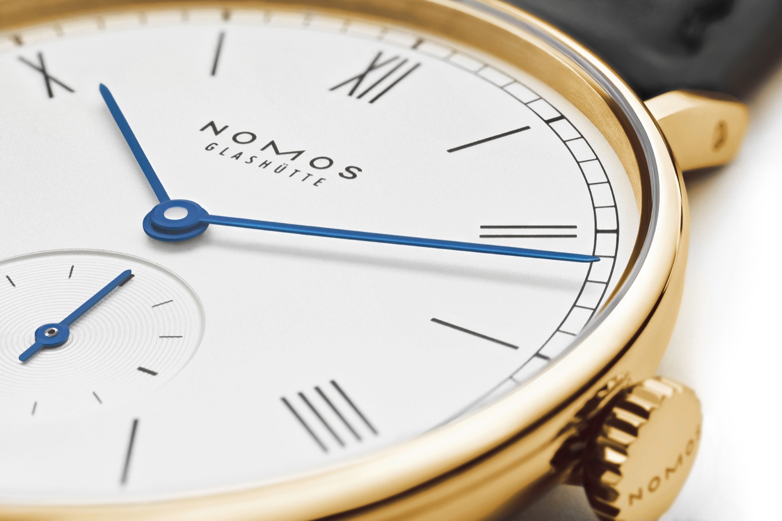 Nomos Ludwig Gold _01