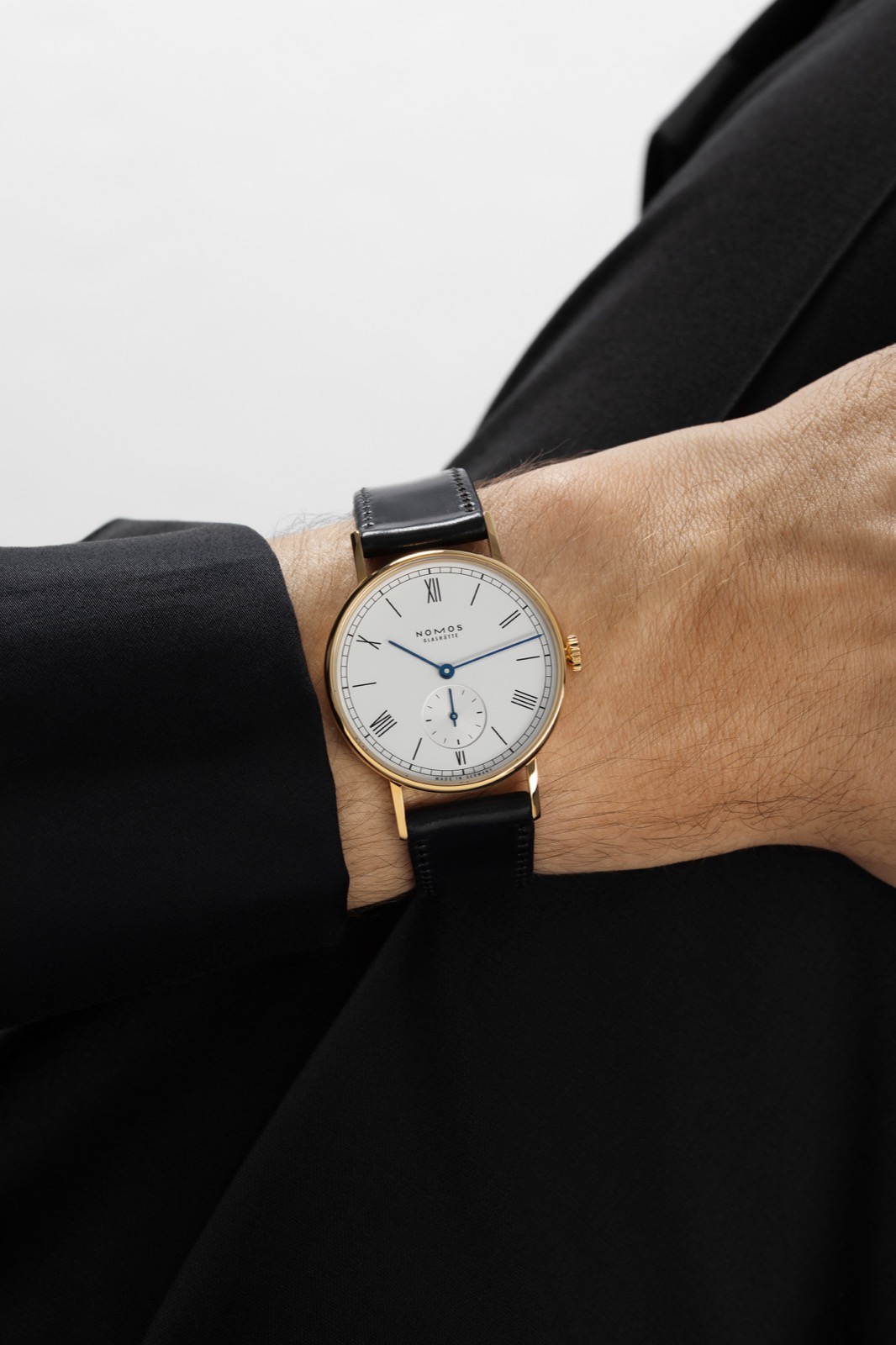Nomos Ludwig Gold _04