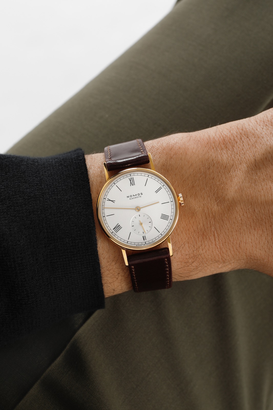 Nomos Ludwig Gold _05