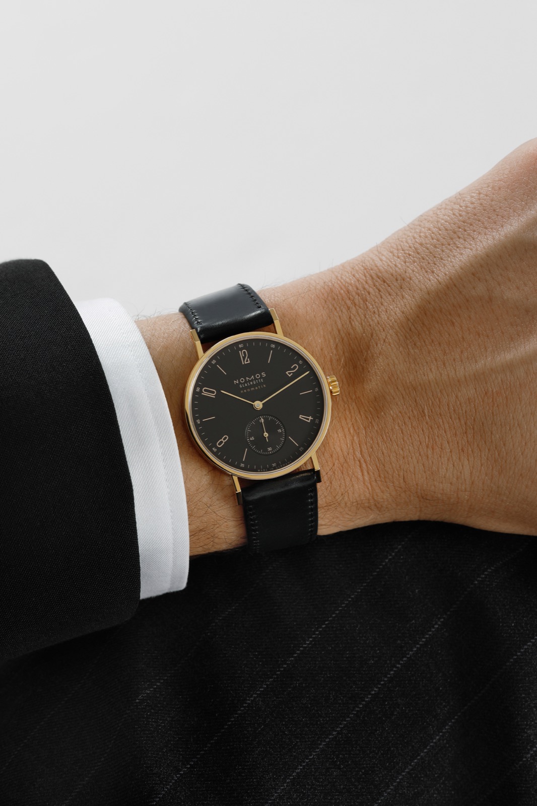 Nomos Tangente Gold Neomatik _07
