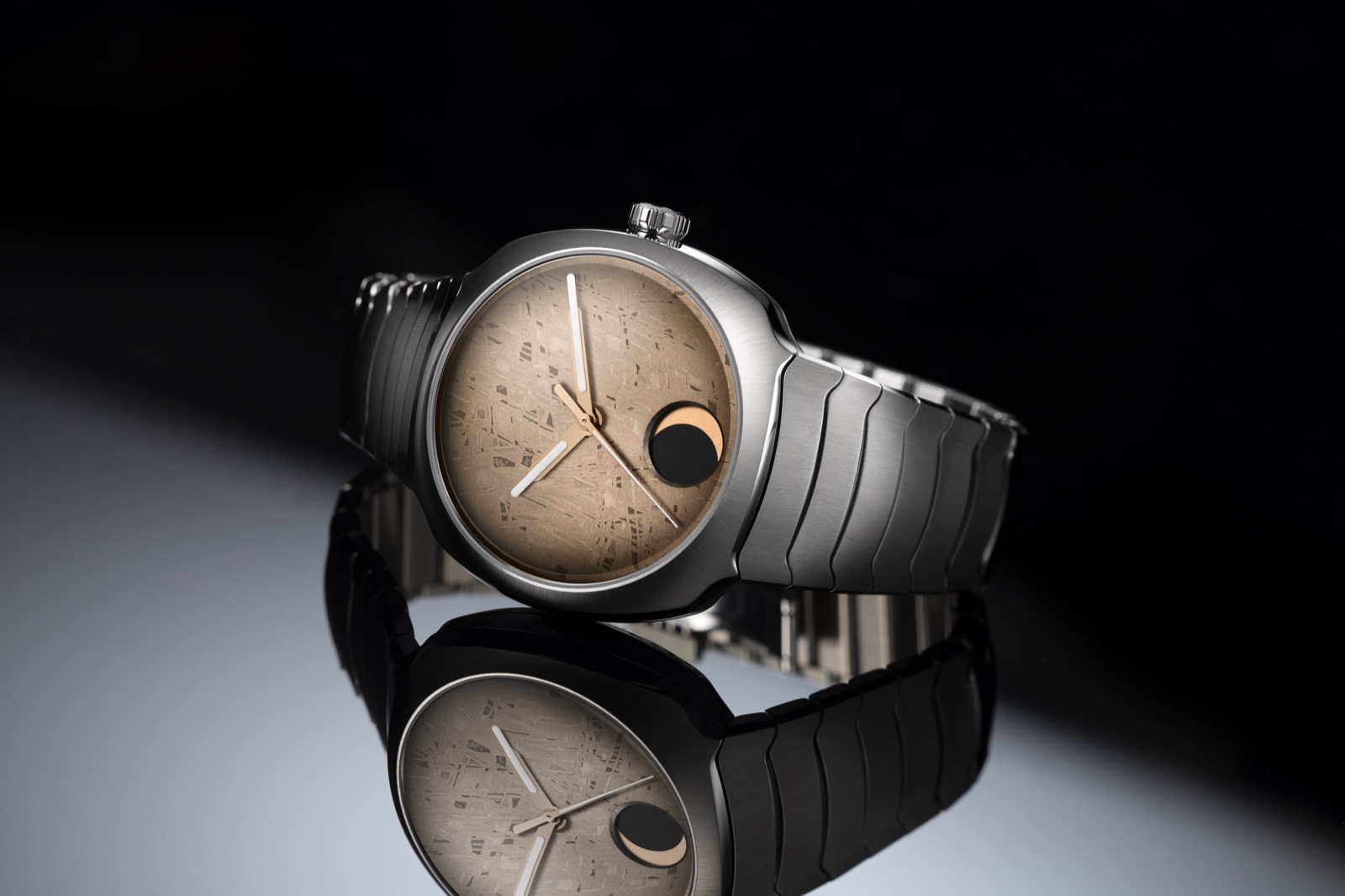 H. Moser Streamliner Perpetual Moon Concept Meteorite_07