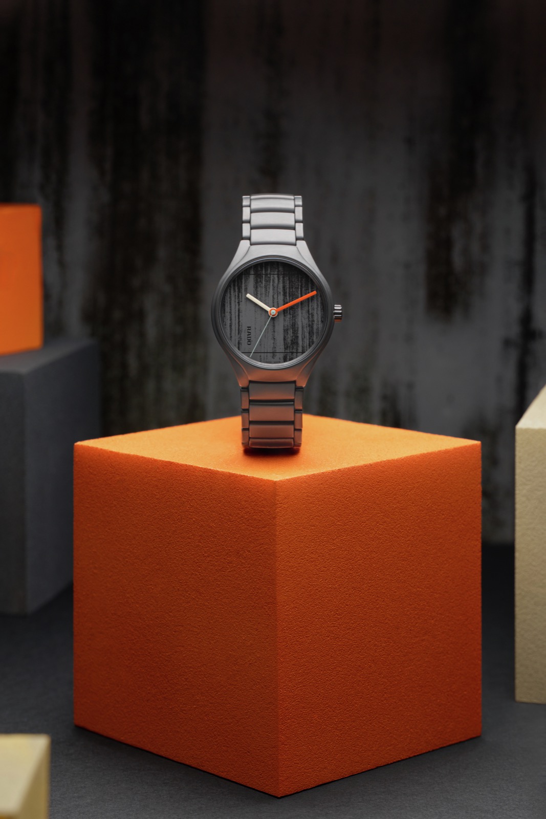 Rado True Round x Les Couleurs Le Corbusier_03