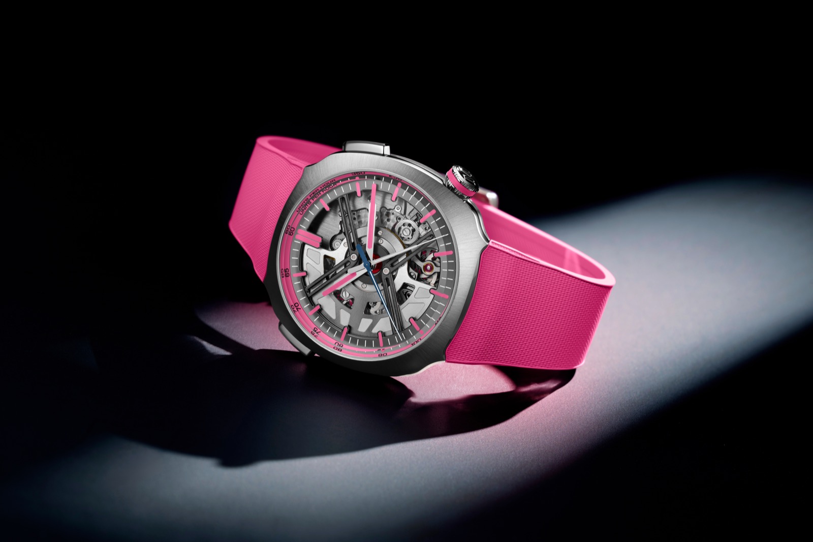 H. Moser & Cie. Streamliner Alpine Drivers & Mechanics Pink Edition-15