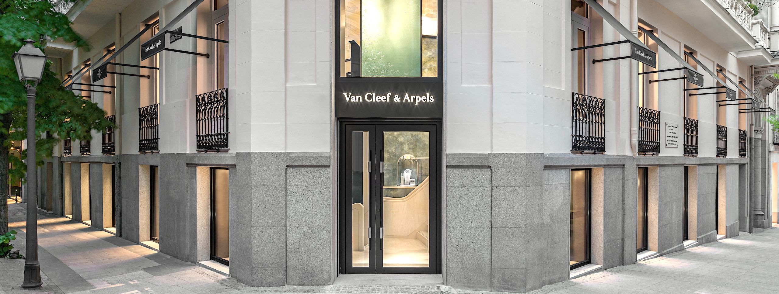 Van Cleef & Arpels Boutique Madrid - cover