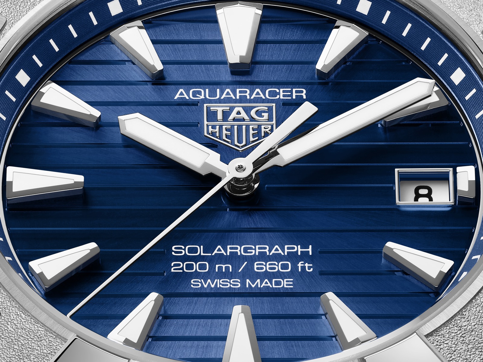 TAG Heuer Aquaracer Professional 200 Solargraph-001