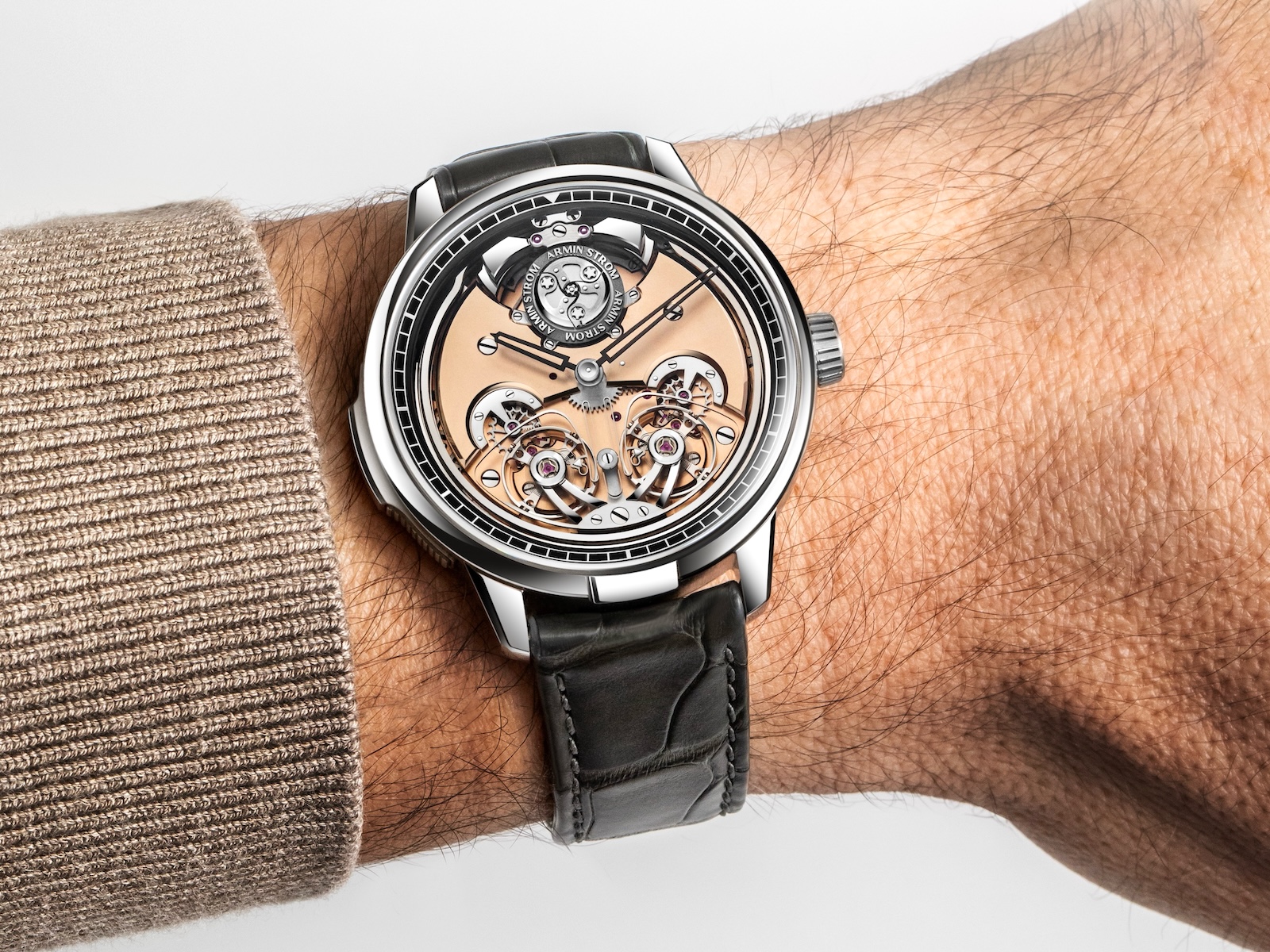 Armin Strom Minute Repeater Resonance 12-59 First Edition - lifestyle 1
