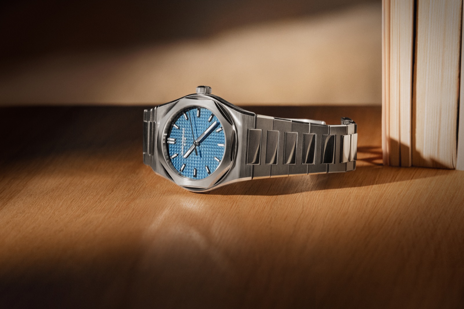Girard-Perregaux Laureato Fifty-012
