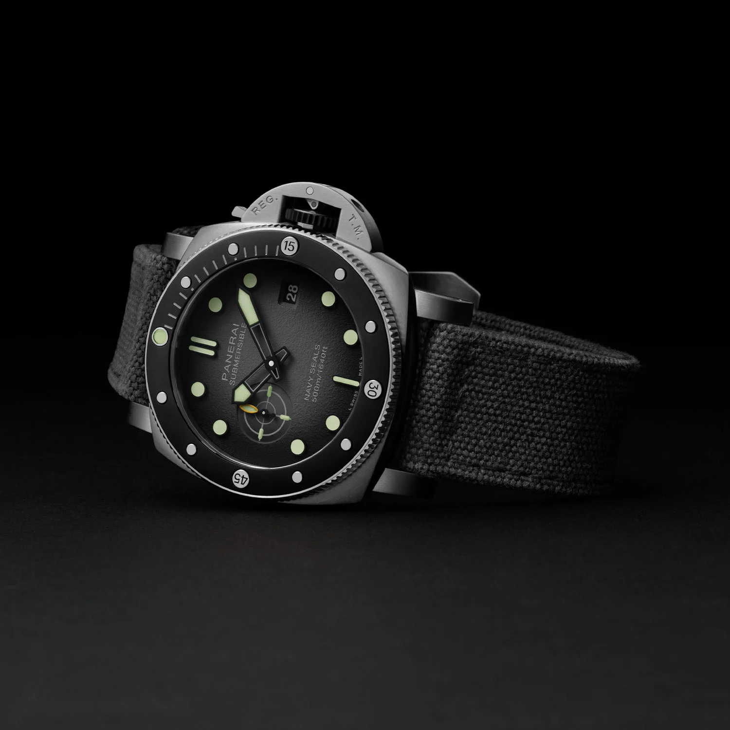 Panerai Submersible Navy SEALs PAM01738_01