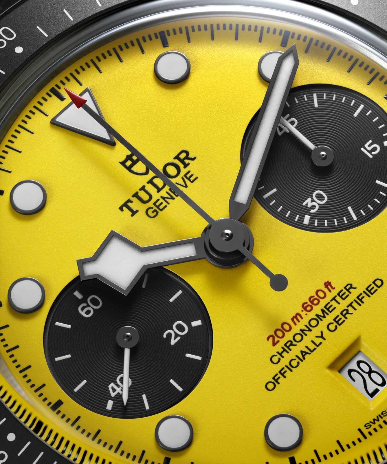 Tudor Black Bay Chrono 39 Bumblebee-05