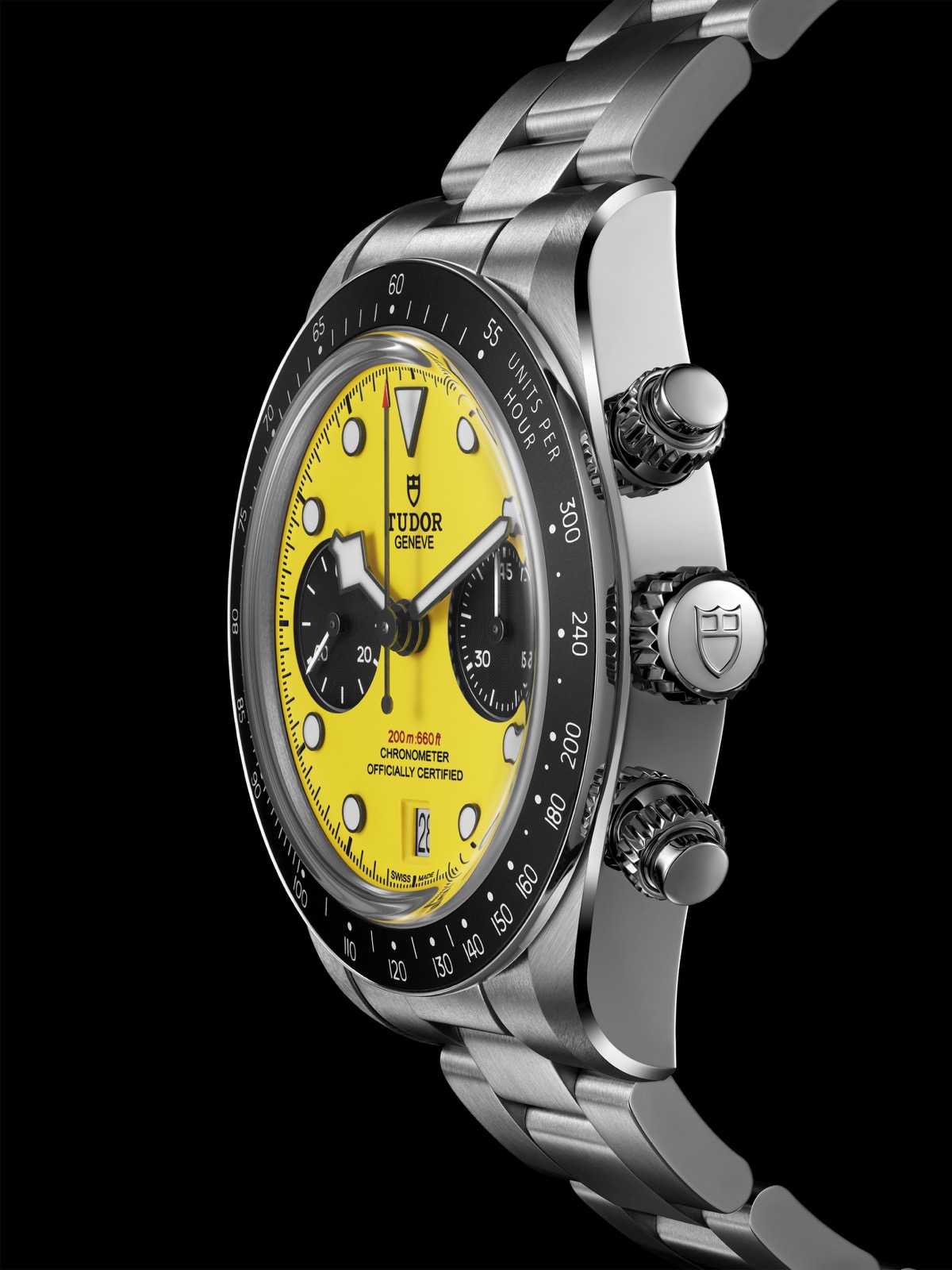 Tudor Black Bay Chrono 39 Bumblebee-06