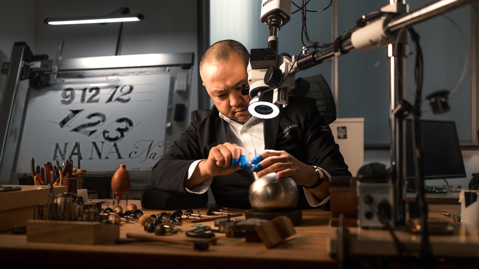 Zenith G.F.J. Calibre 135 Double Signed with Naoya Hida & Co. - grabado