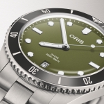 Oris Divers Date, en verde mate