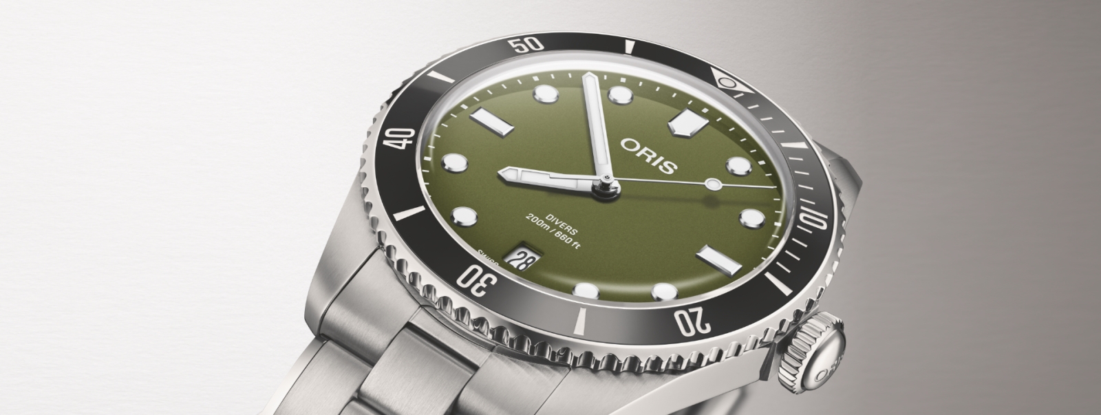 Oris Divers Date, en verde mate