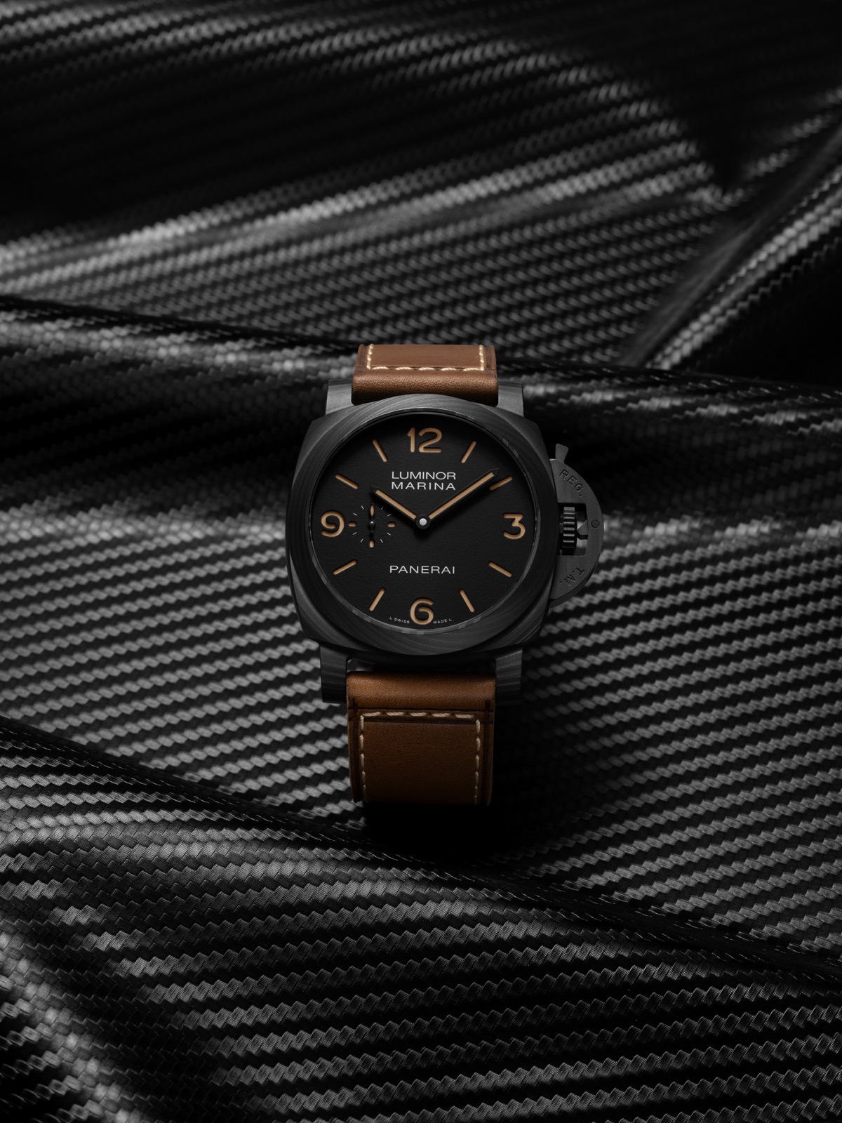 Panerai Luminor Marina Carbotech PAM01707-007